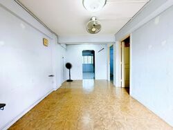Blk 2 Hougang Avenue 3 (Hougang), HDB 3 Rooms #561983101